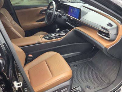 2025 Toyota Crown Signia Limited