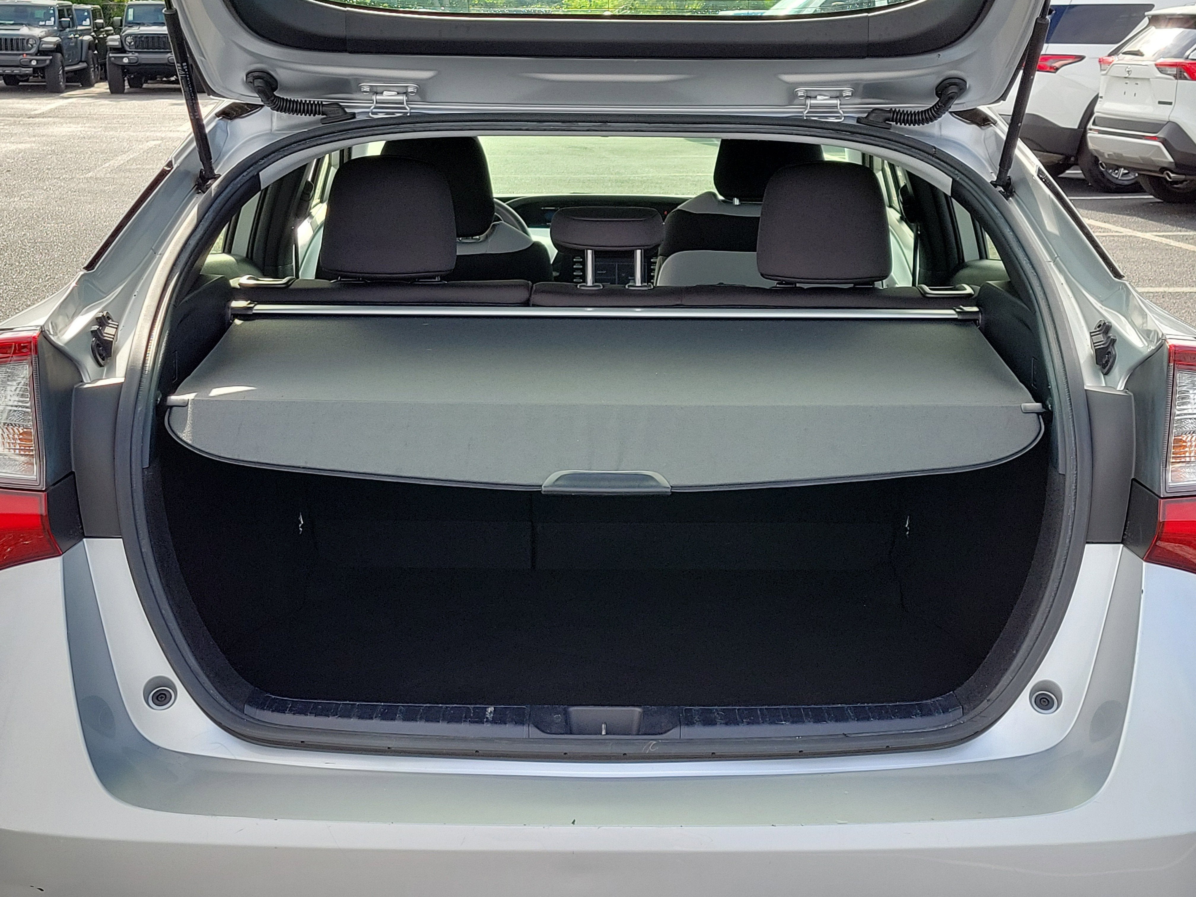 2021 Toyota Prius L