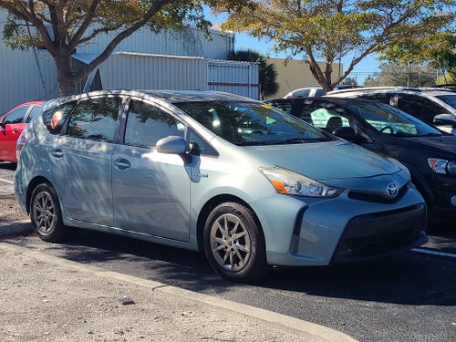 2015 Toyota Prius v Base