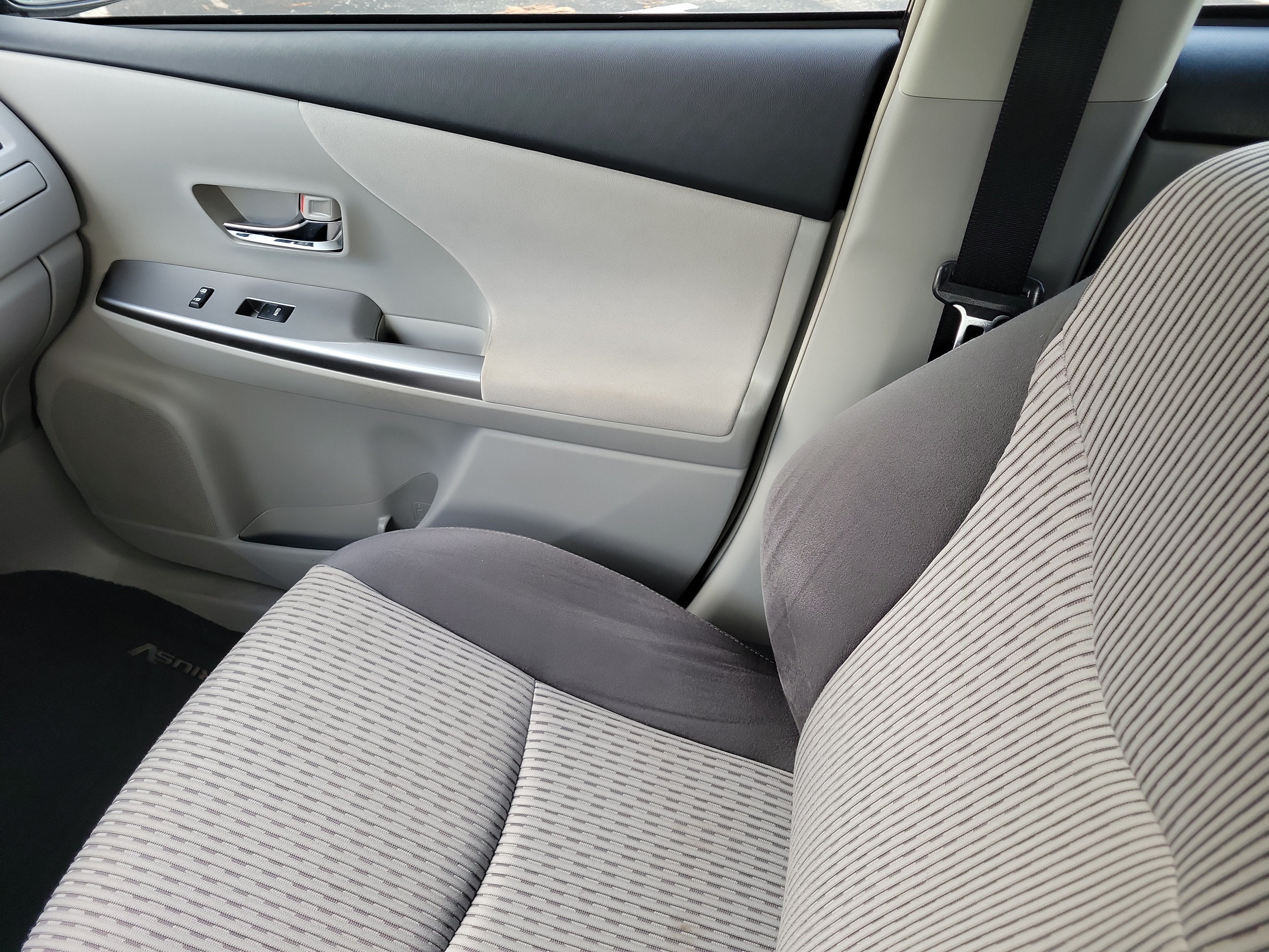 2015 Toyota Prius v Two