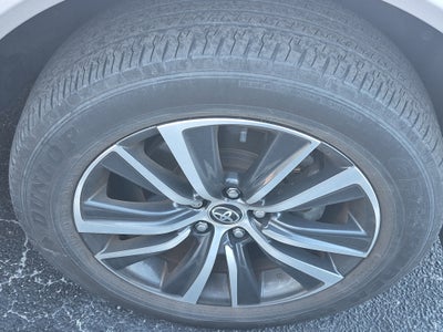 2023 Toyota Venza LE