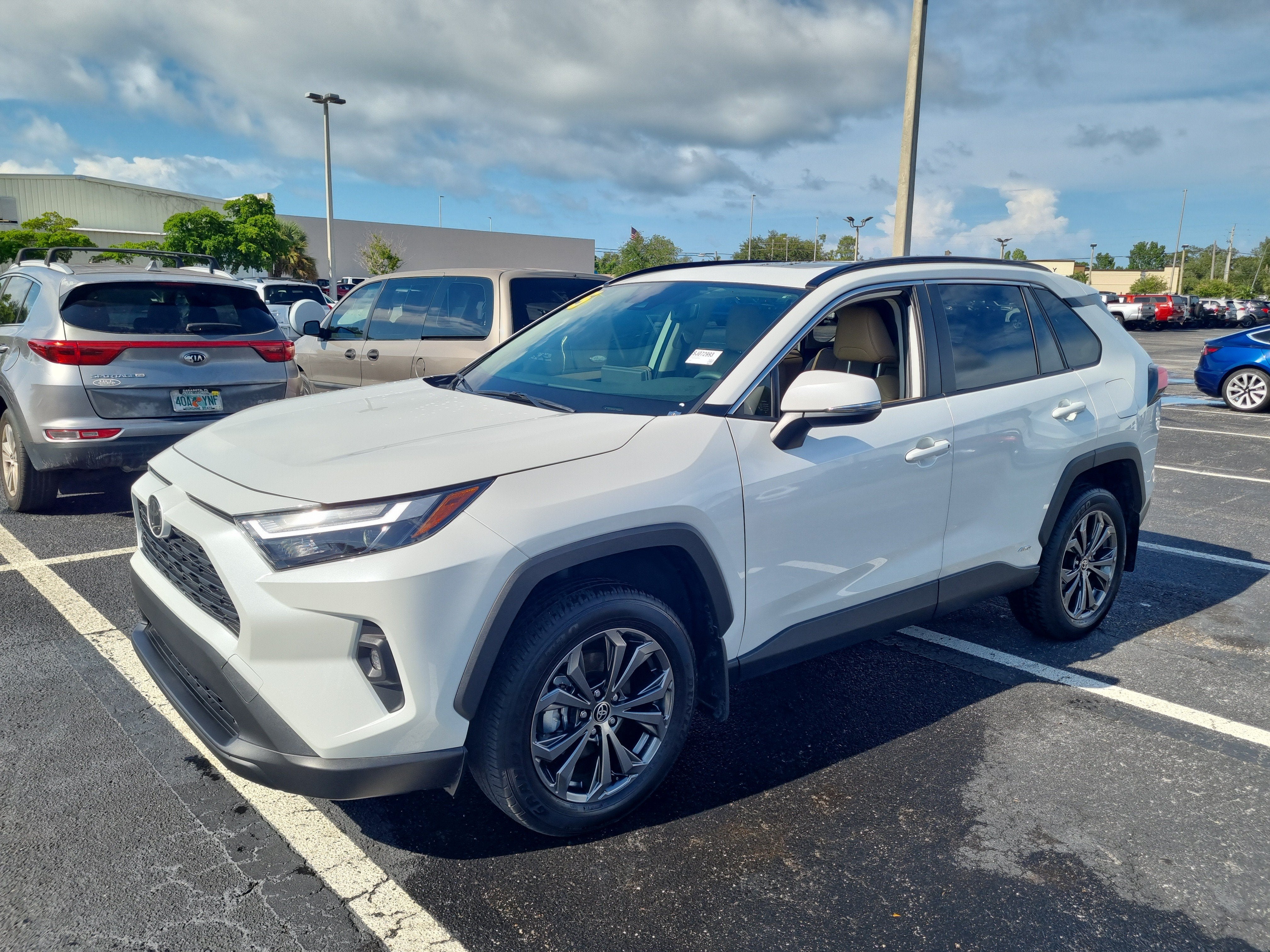 2025 Toyota RAV4 Hybrid XLE Premium