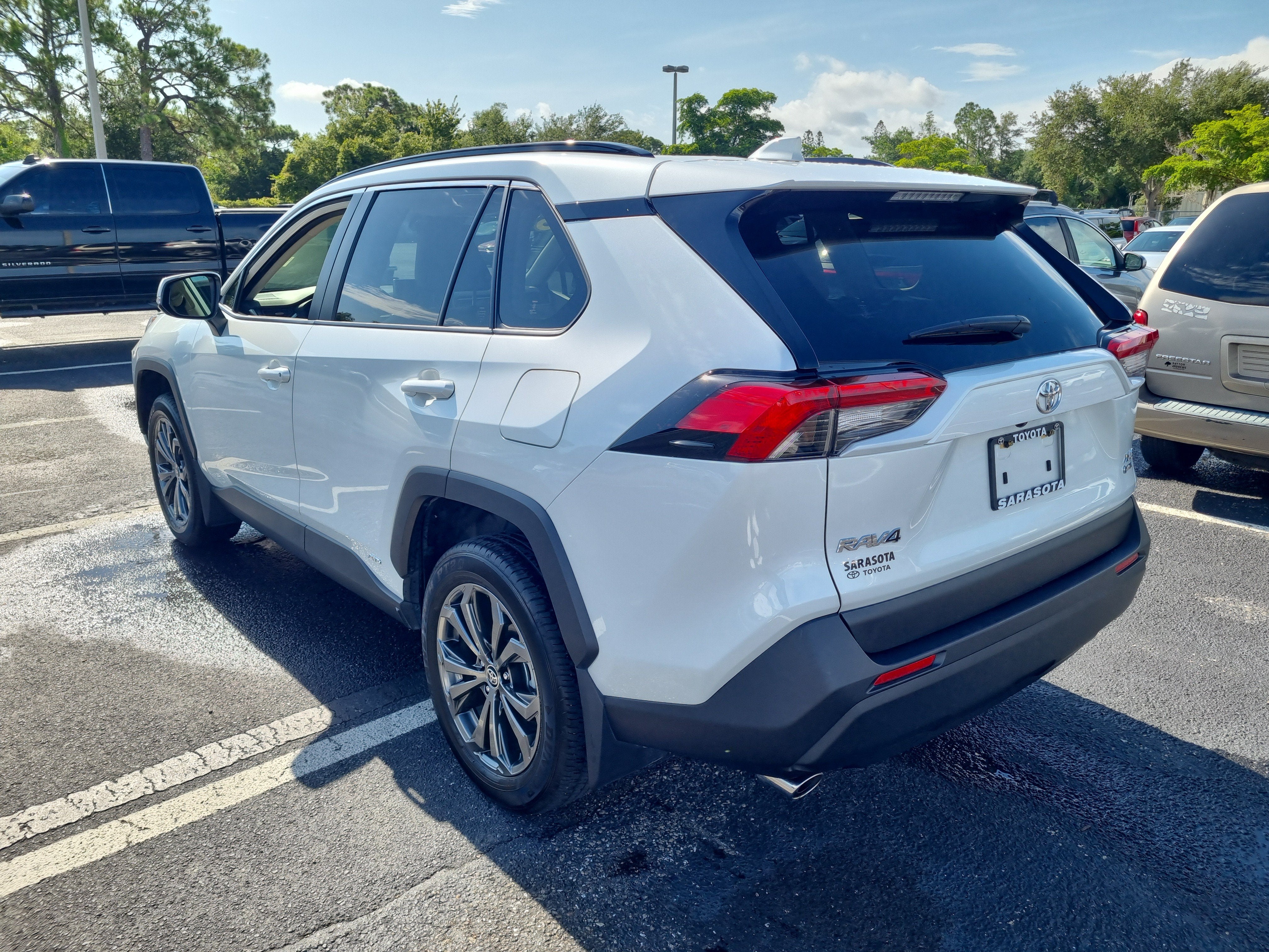 2025 Toyota RAV4 Hybrid XLE Premium