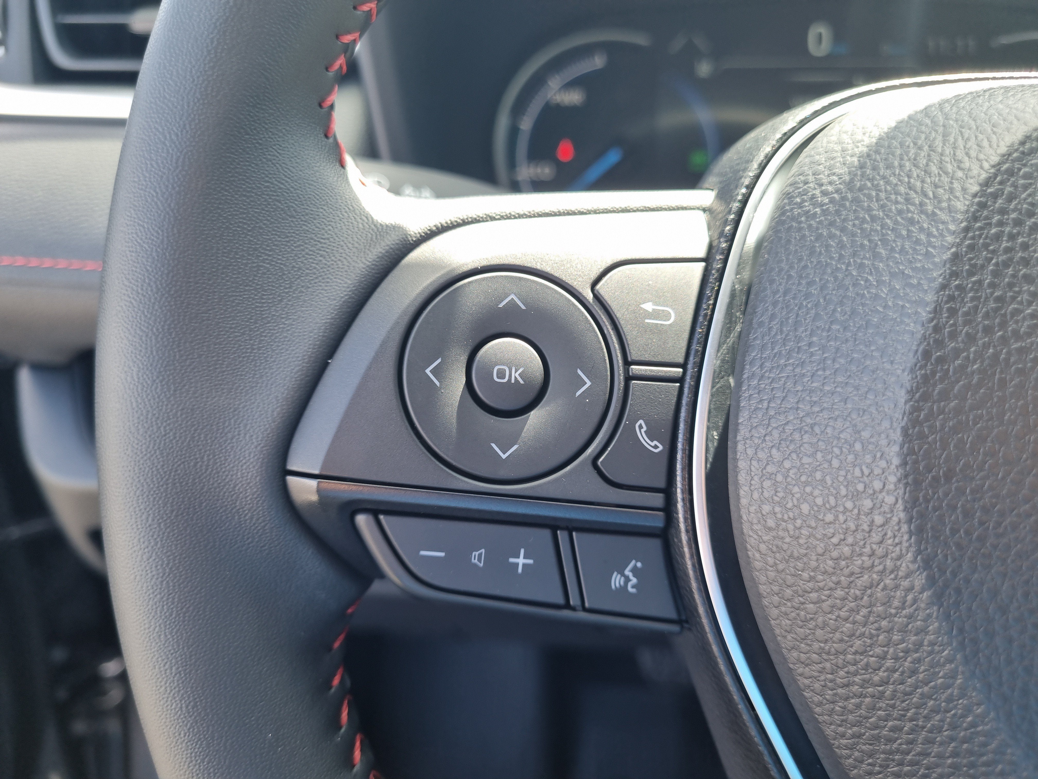 2025 Toyota RAV4 Plug-In Hybrid SE