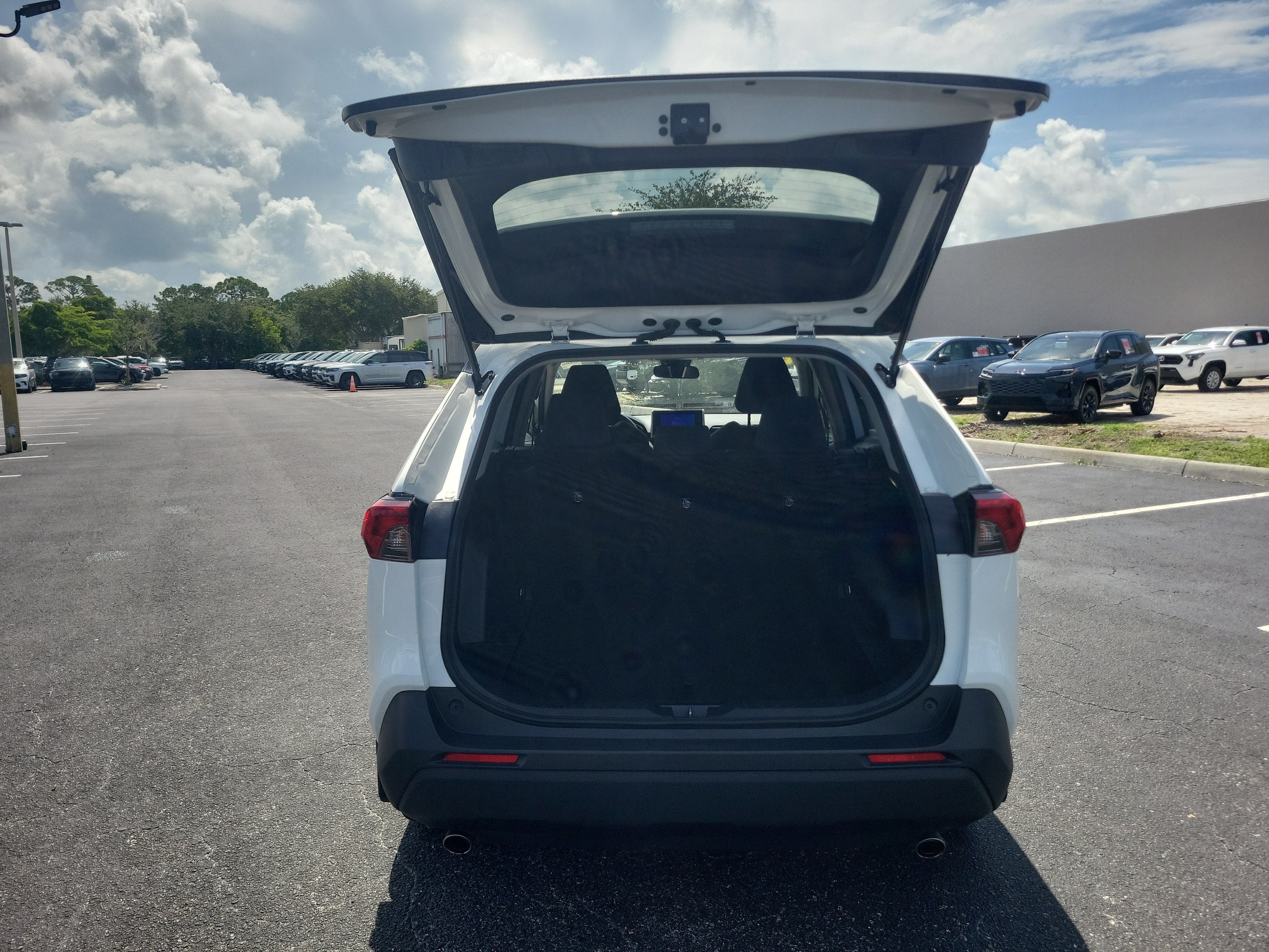 2024 Toyota RAV4 Hybrid LE