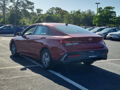 2025 Hyundai Elantra SE