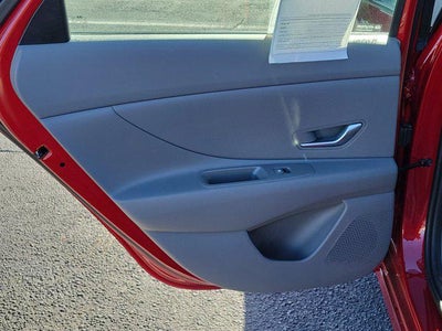 2025 Hyundai Elantra SE