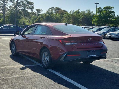 2025 Hyundai Elantra SE