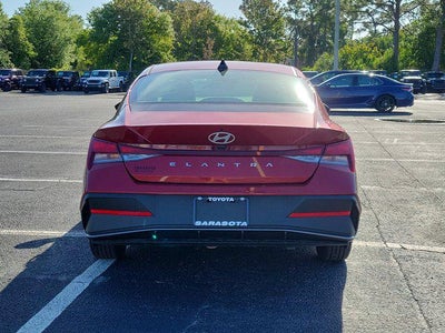 2025 Hyundai Elantra SE