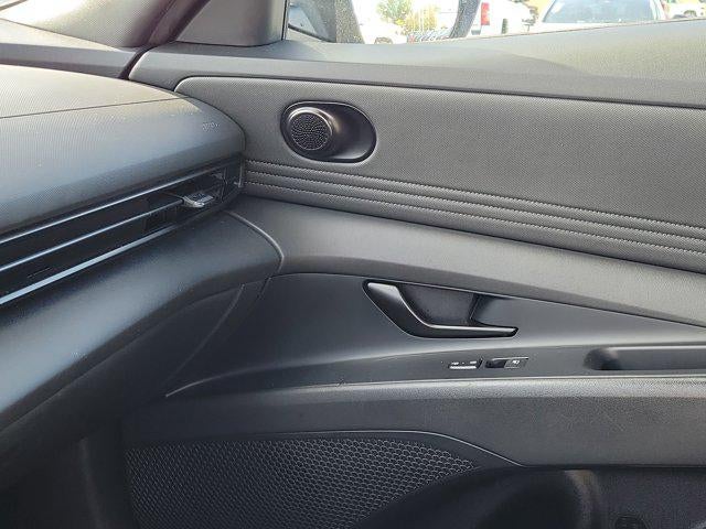 2025 Hyundai Elantra SEL - Photo 58