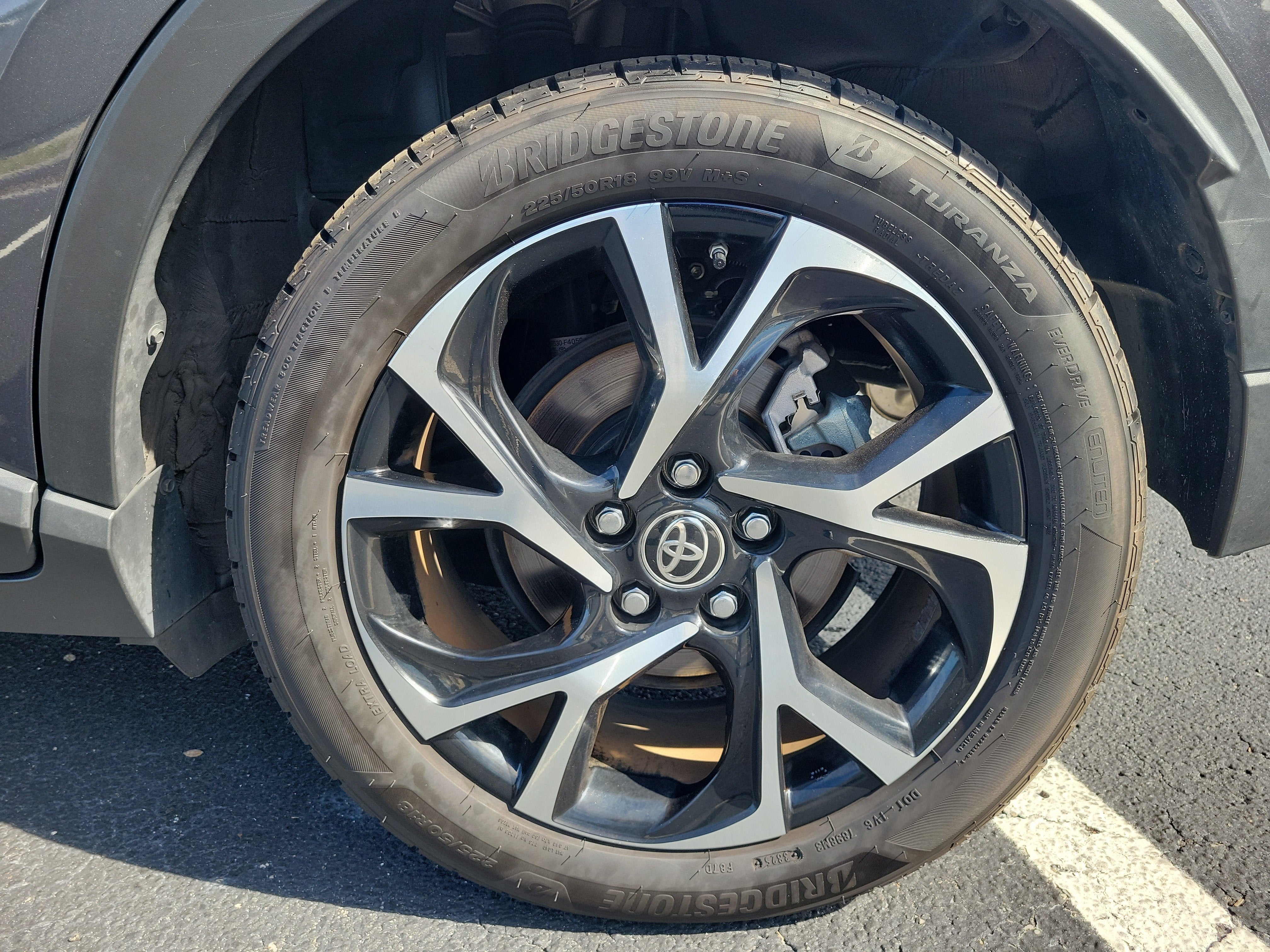 2022 Toyota C-HR XLE