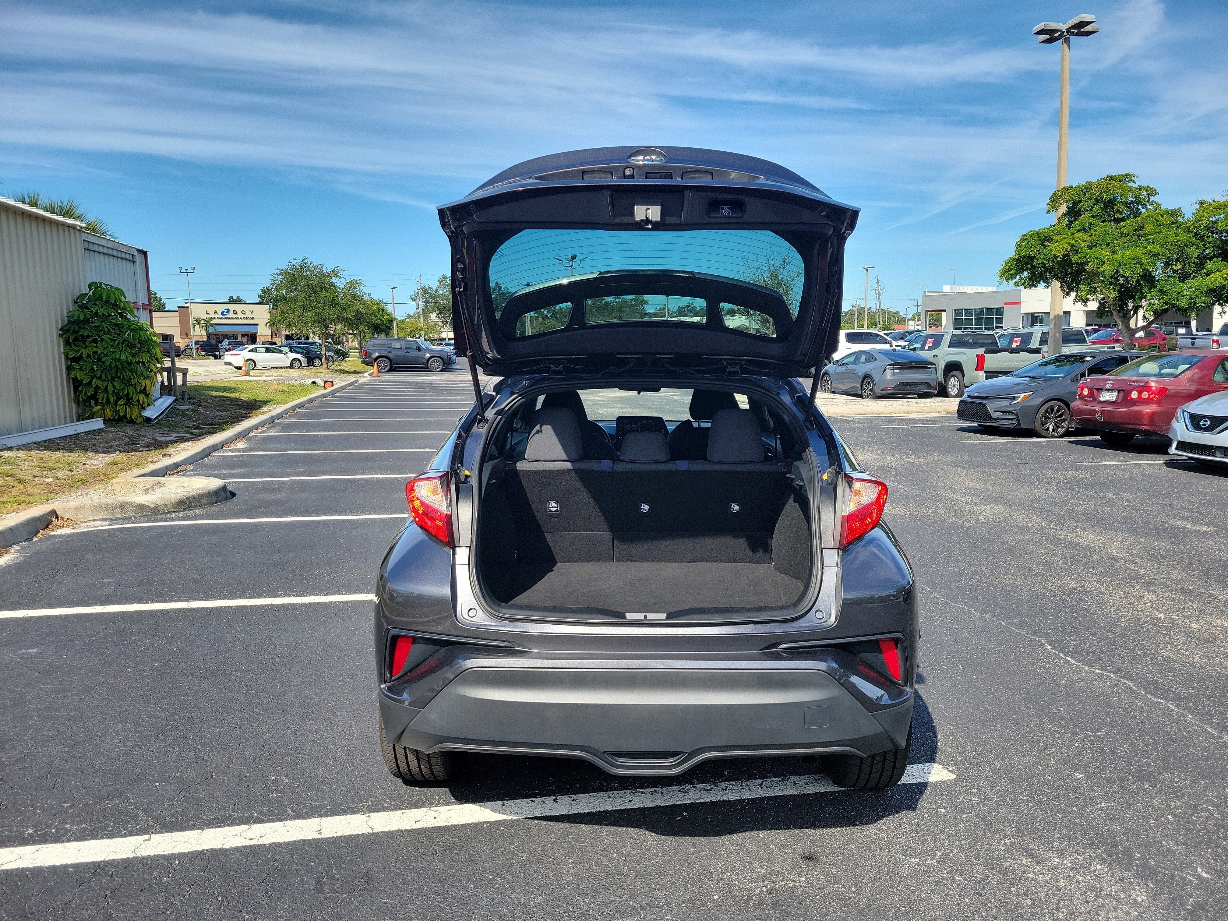 2022 Toyota C-HR XLE