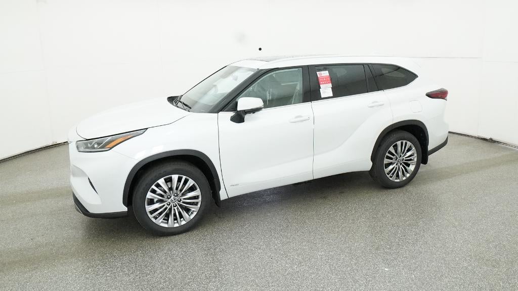 2026 Toyota Highlander Hybrid Platinum