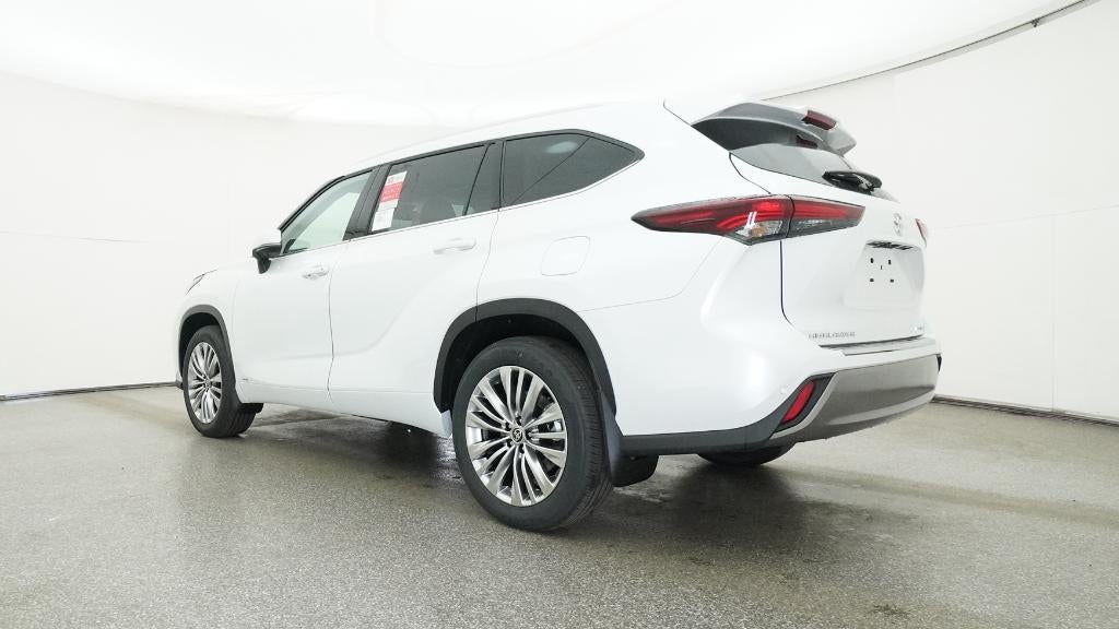 2026 Toyota Highlander Hybrid Platinum