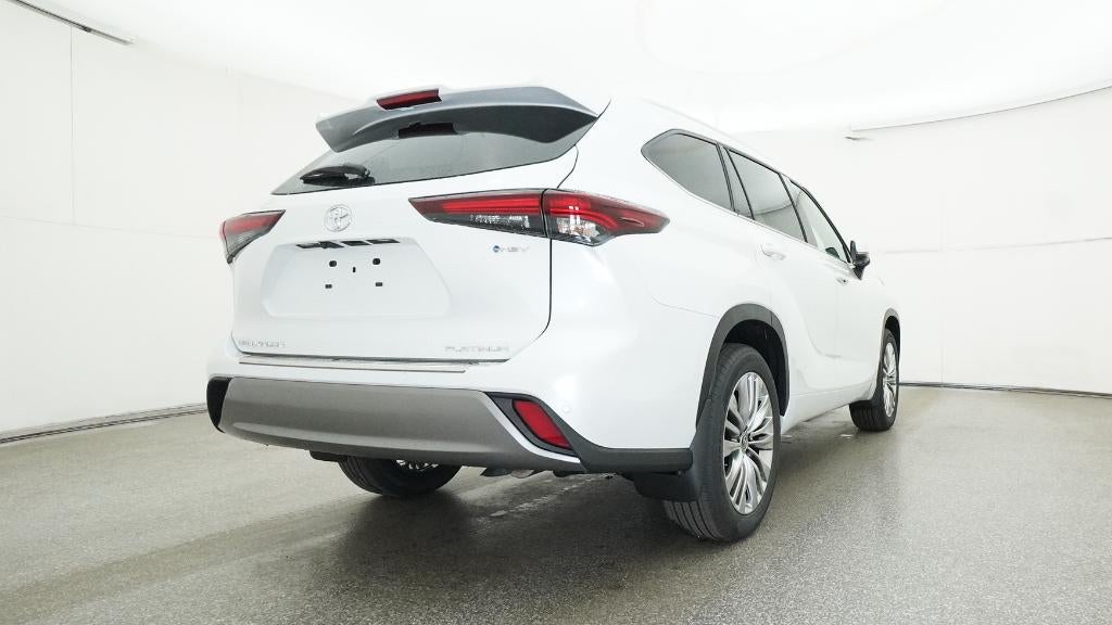 2026 Toyota Highlander Hybrid Platinum