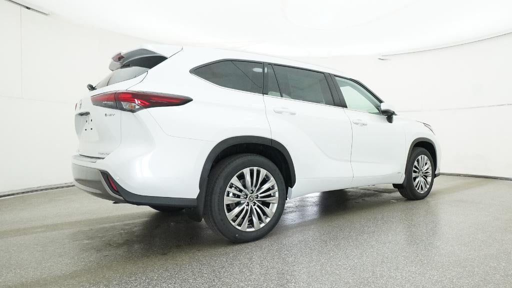 2026 Toyota Highlander Hybrid Platinum