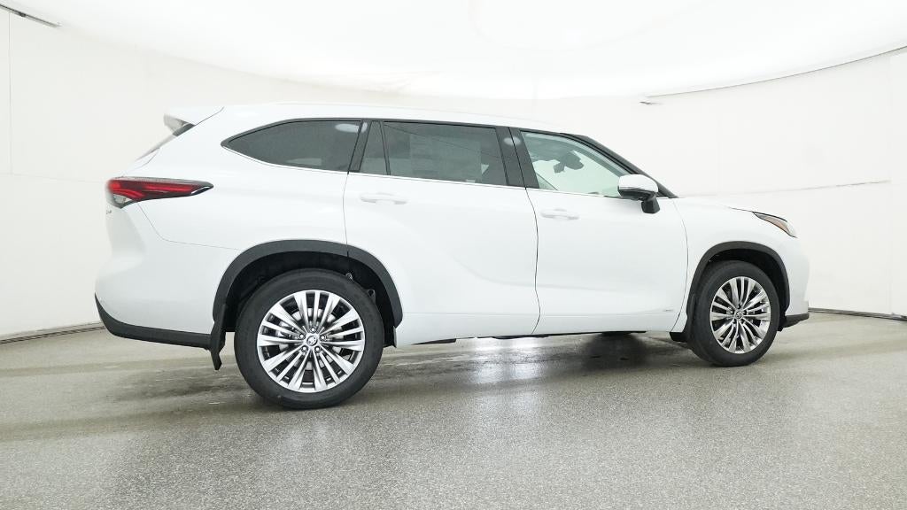 2026 Toyota Highlander Hybrid Platinum