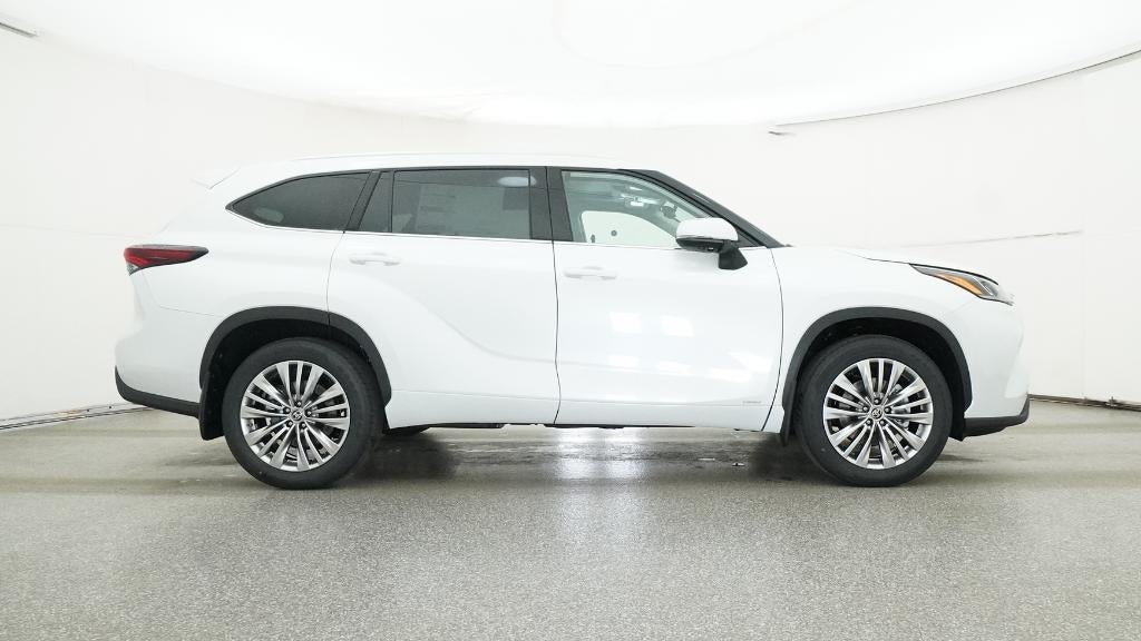 2026 Toyota Highlander Hybrid Platinum