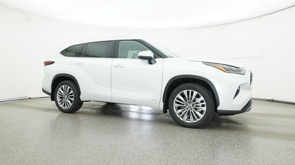 2026 Toyota Highlander Hybrid Platinum