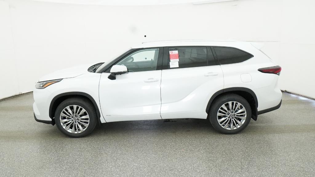 2026 Toyota Highlander Hybrid Platinum