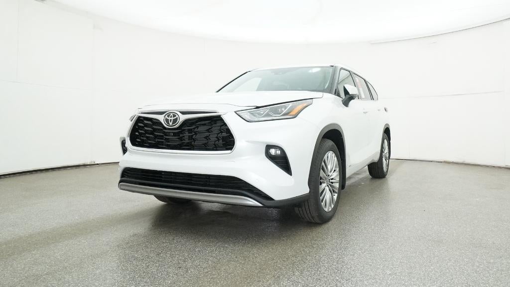 2026 Toyota Highlander Hybrid Platinum