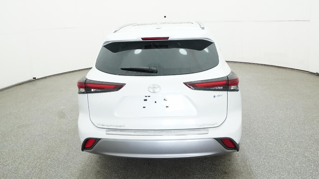 2026 Toyota Highlander Hybrid Platinum