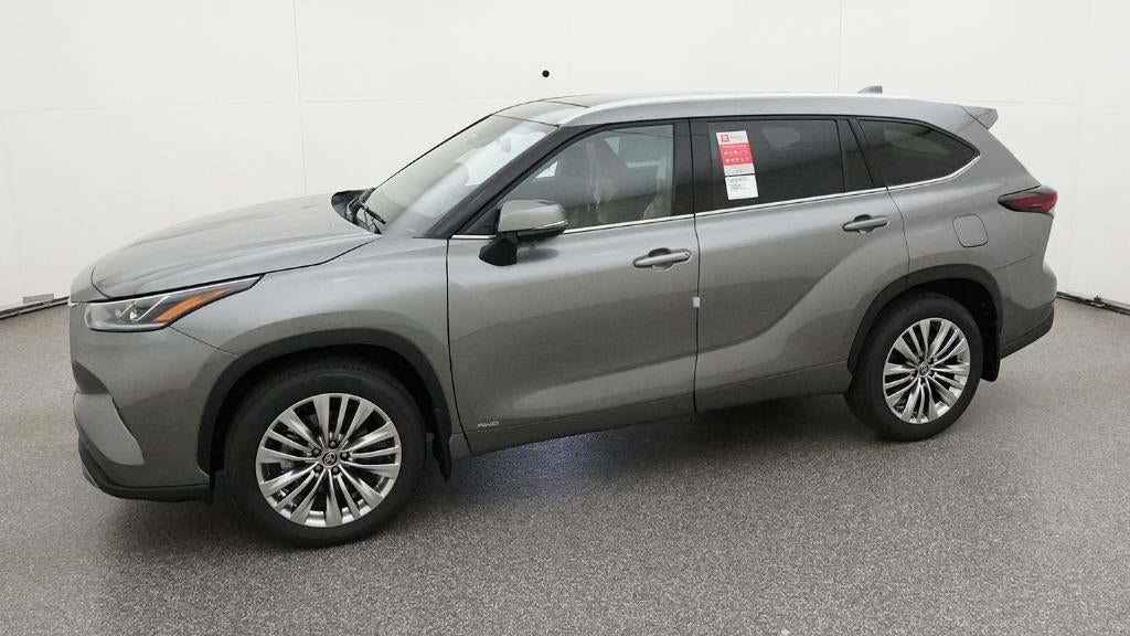 2026 Toyota Highlander Hybrid Platinum