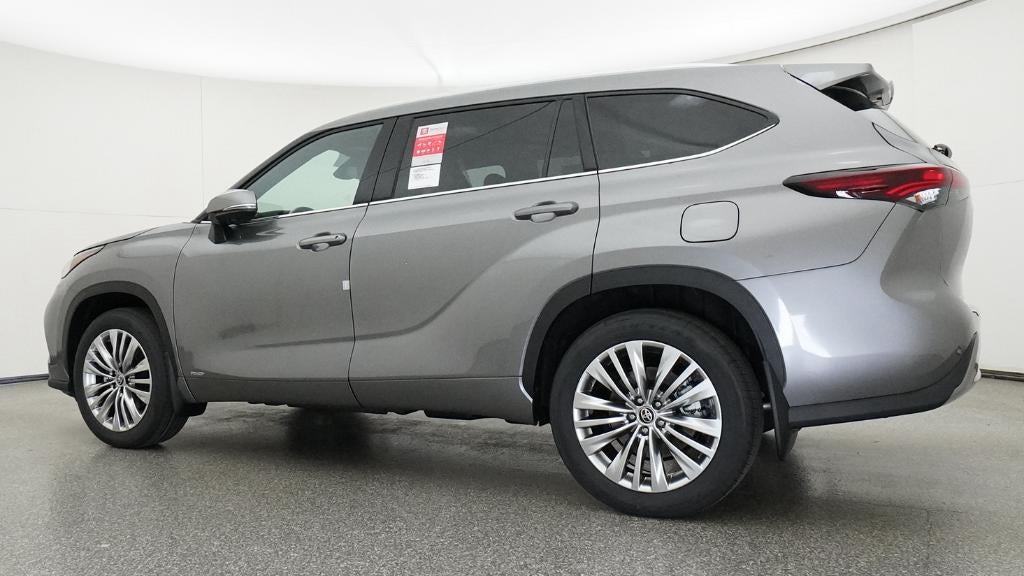 2026 Toyota Highlander Hybrid Platinum