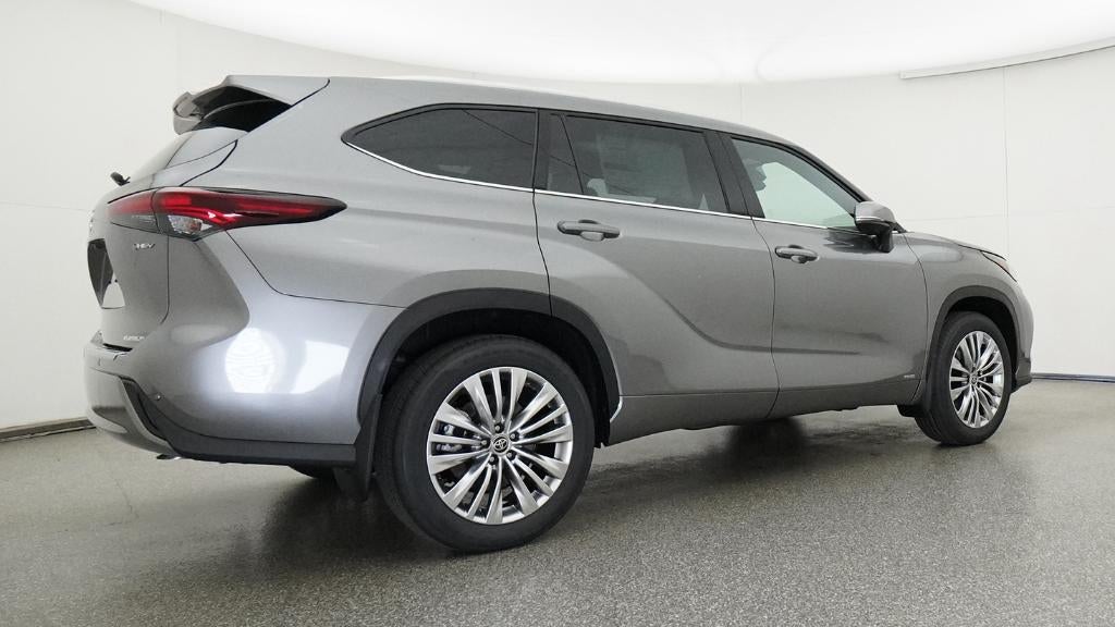 2026 Toyota Highlander Hybrid Platinum
