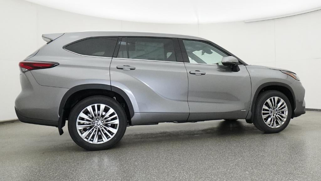 2026 Toyota Highlander Hybrid Platinum