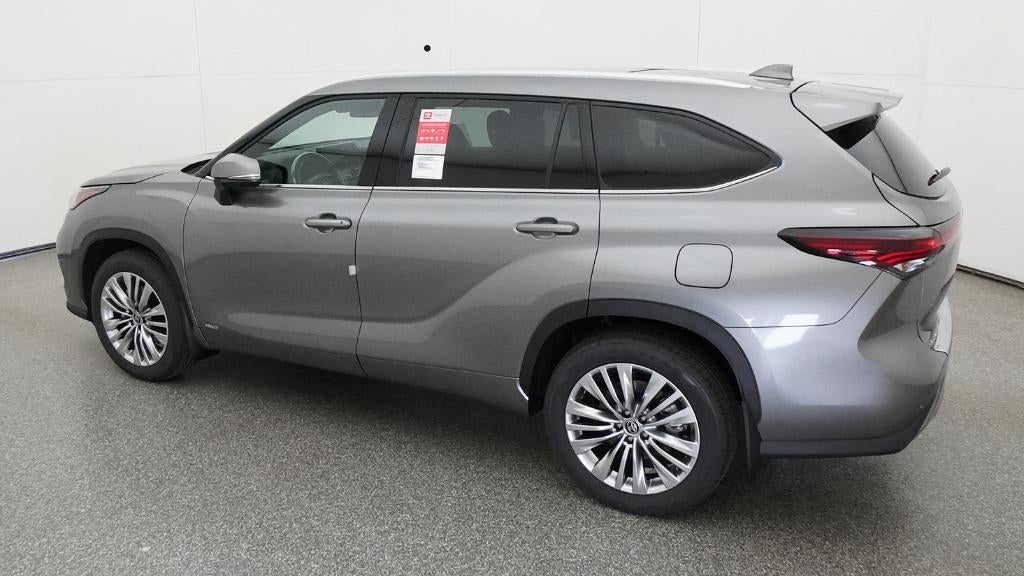 2026 Toyota Highlander Hybrid Platinum