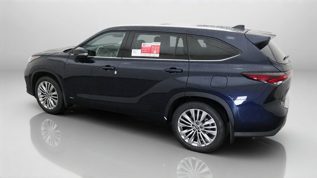 2026 Toyota Highlander Hybrid Platinum