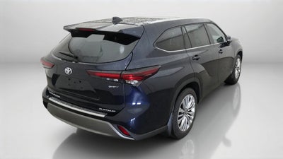 2026 Toyota Highlander Hybrid Platinum