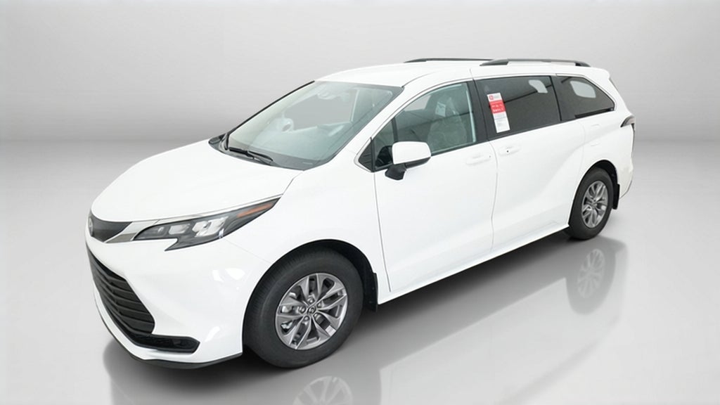 2026 Toyota Sienna LE