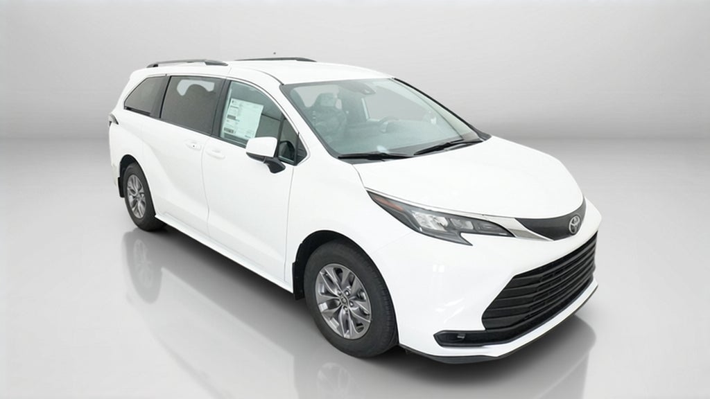 2026 Toyota Sienna LE