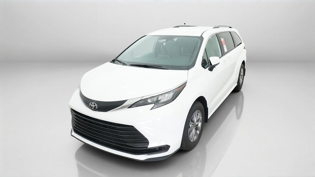 2026 Toyota Sienna LE