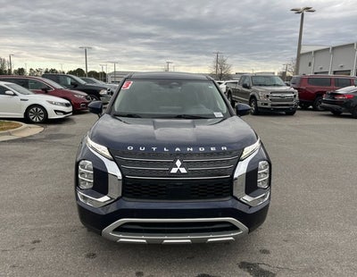 2023 Mitsubishi Outlander SE
