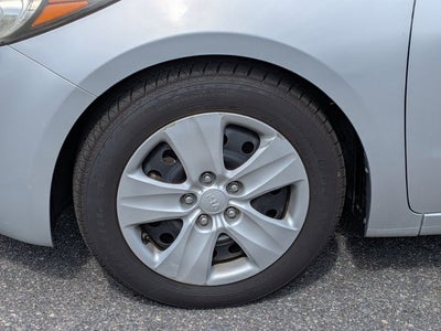 2016 Kia Forte 5-Door LX