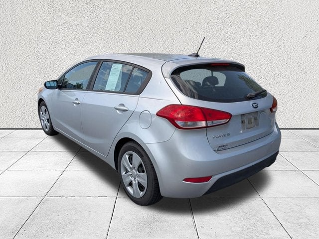 2016 Kia Forte 5-Door LX