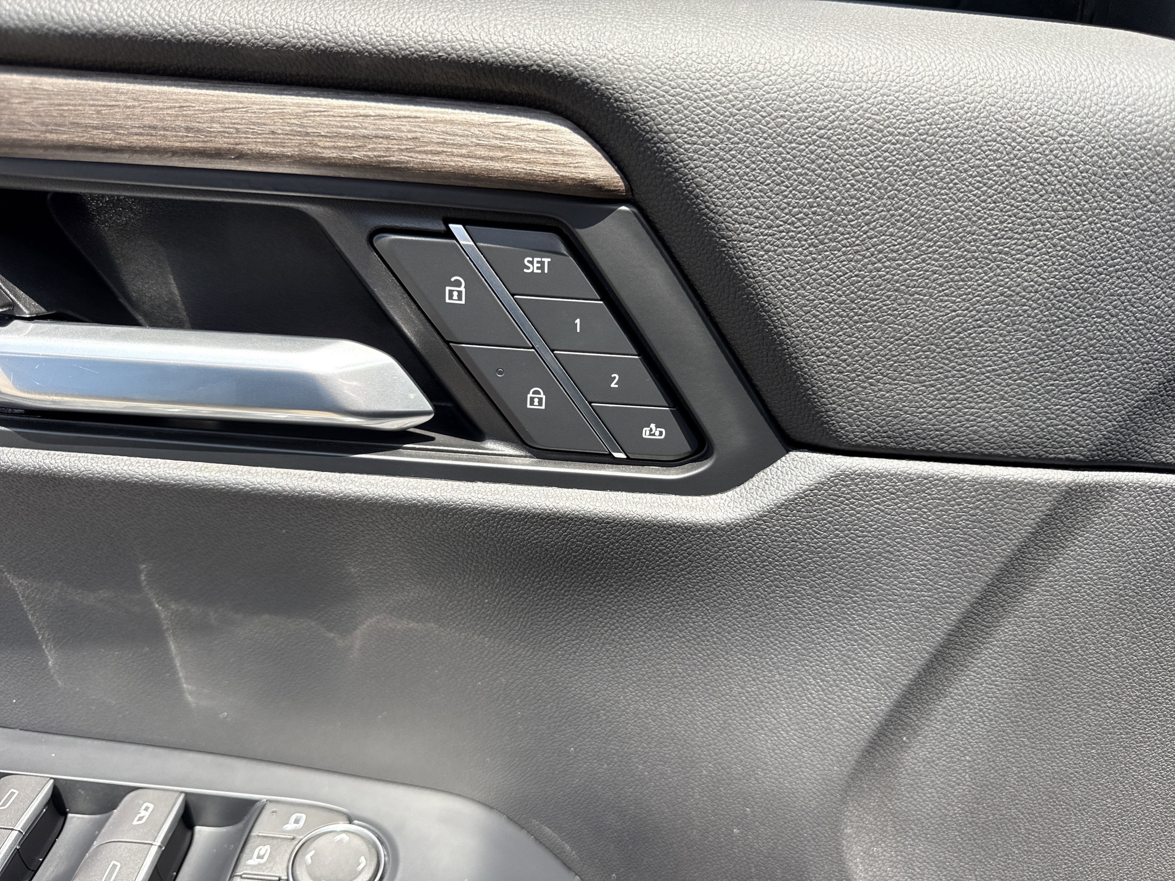2025 GMC Acadia FWD Denali