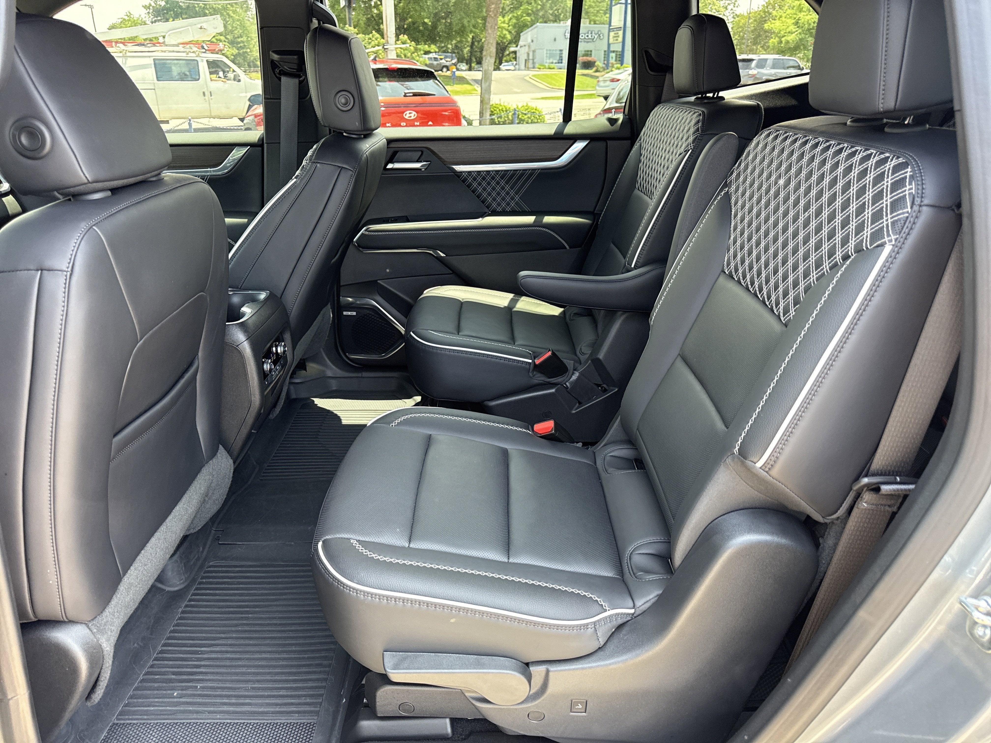 2025 GMC Acadia FWD Denali