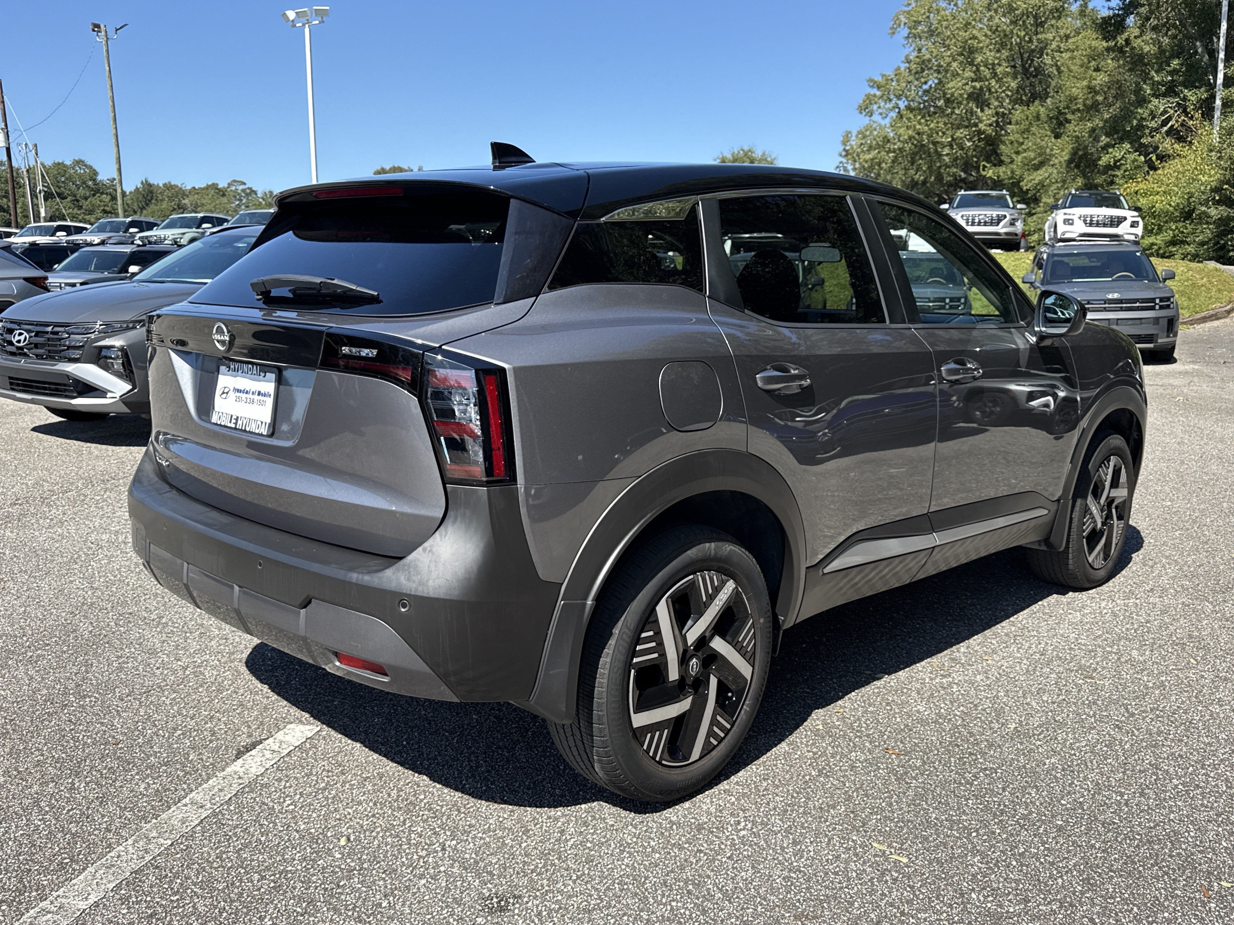 2025 Nissan Kicks SV