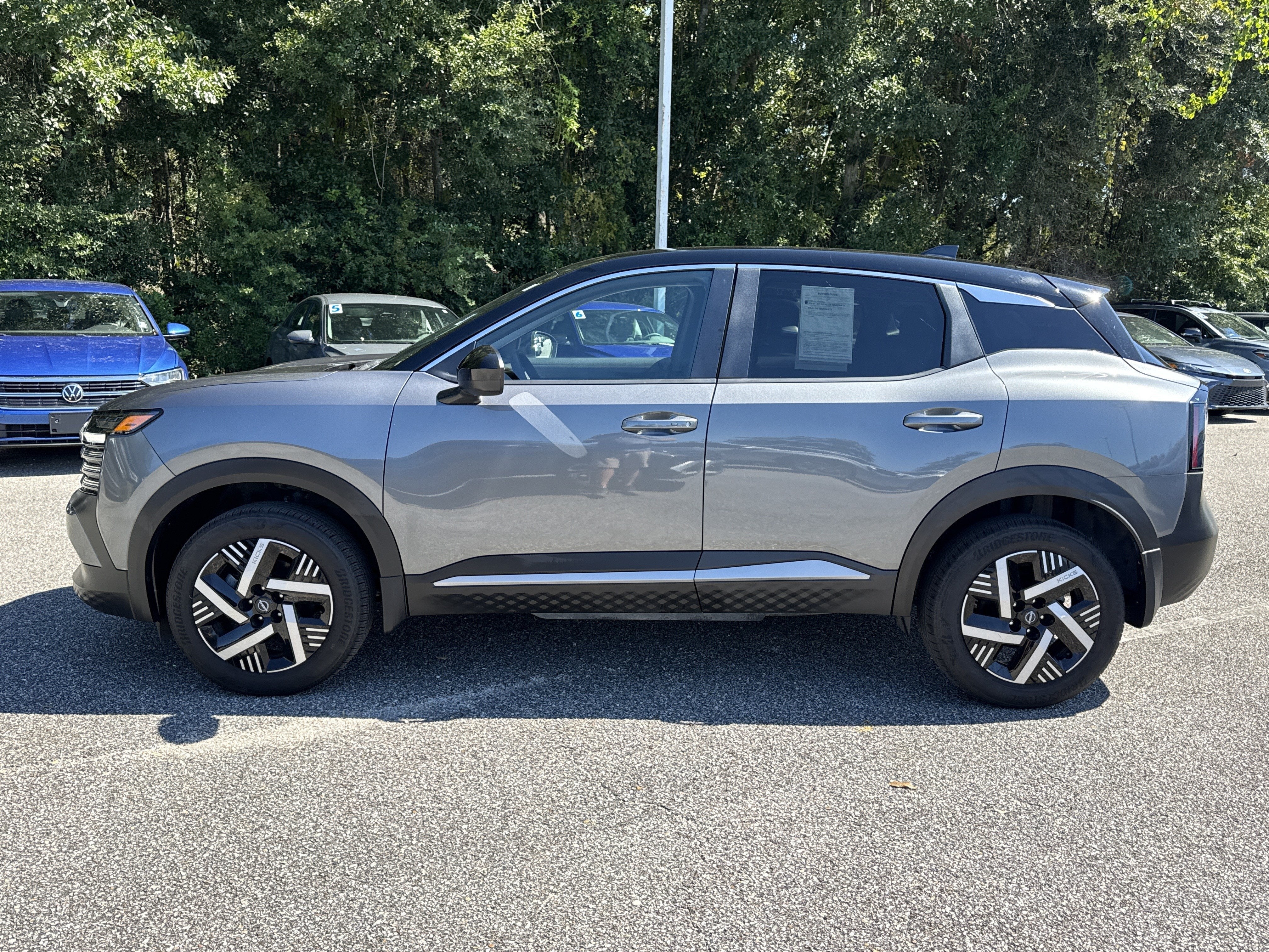 2025 Nissan Kicks SV
