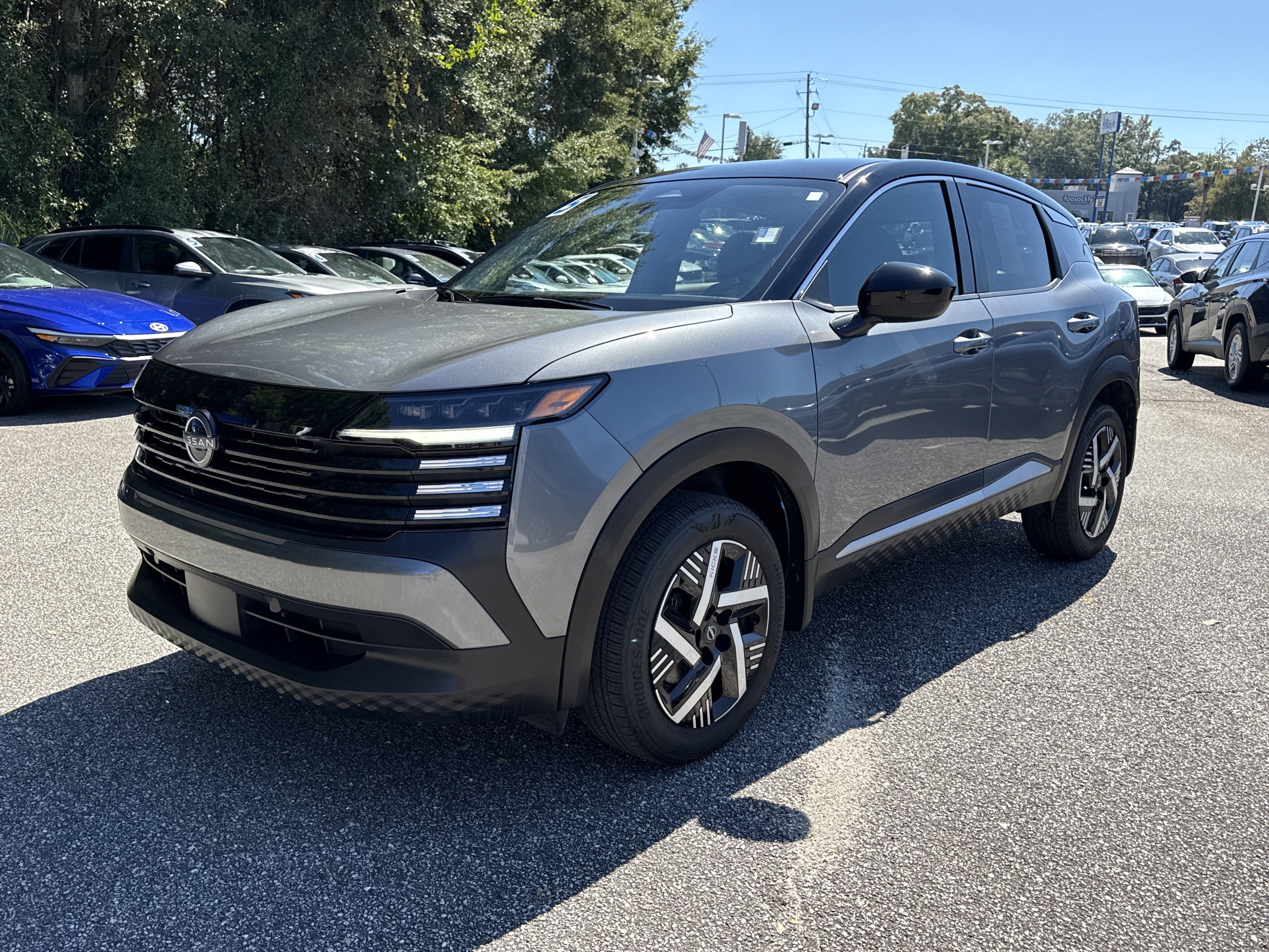 2025 Nissan Kicks SV