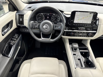 2023 Nissan Pathfinder SL