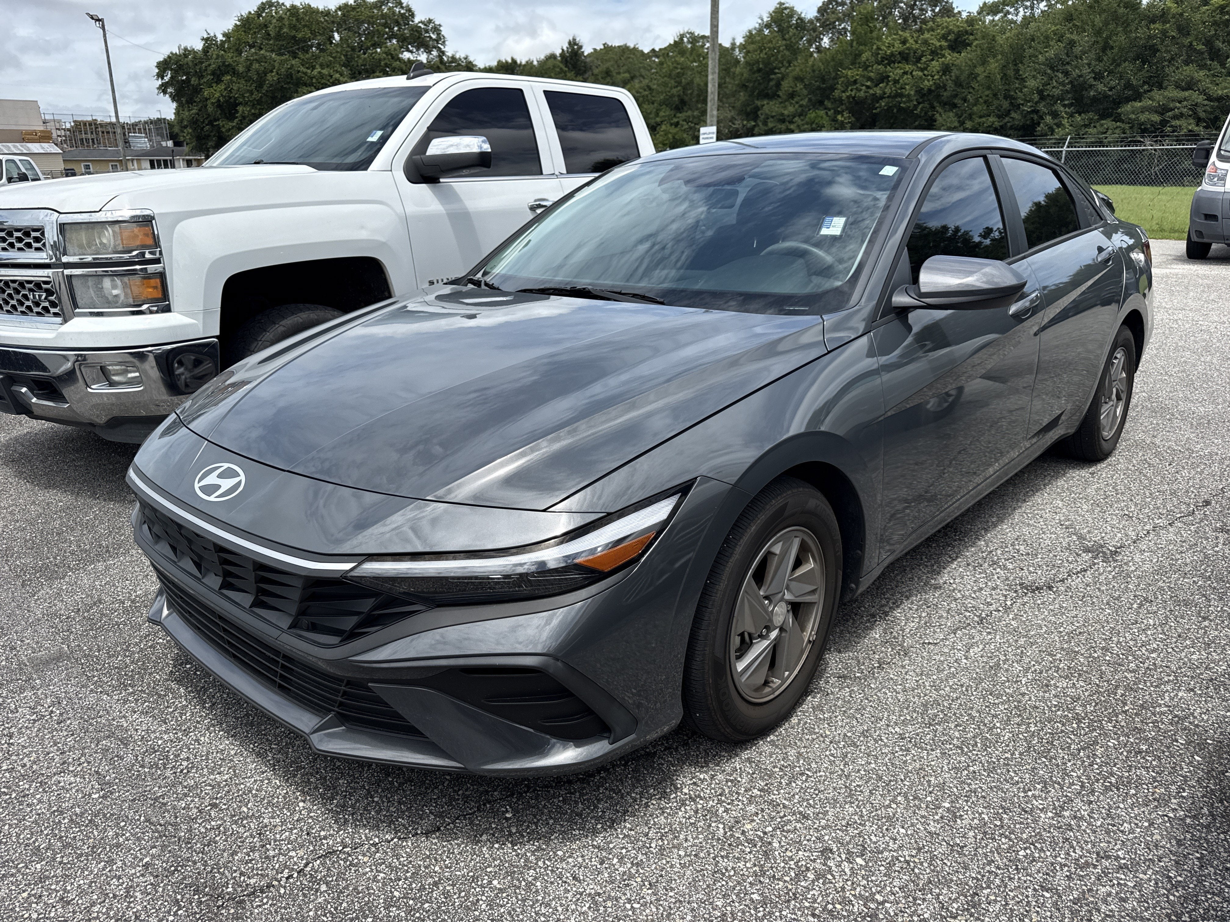 2025 Hyundai Elantra SE