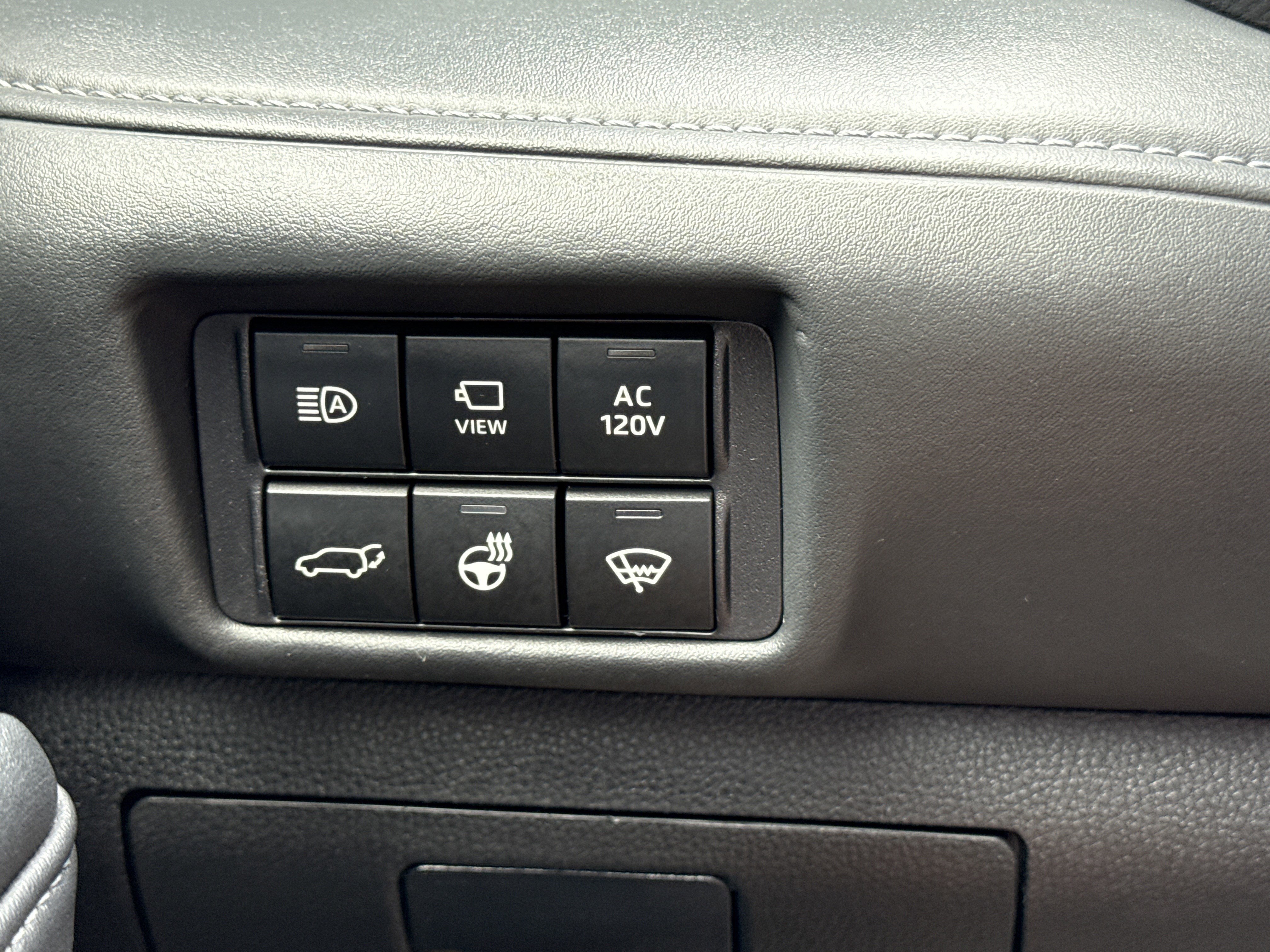 2022 Toyota Highlander Hybrid Platinum