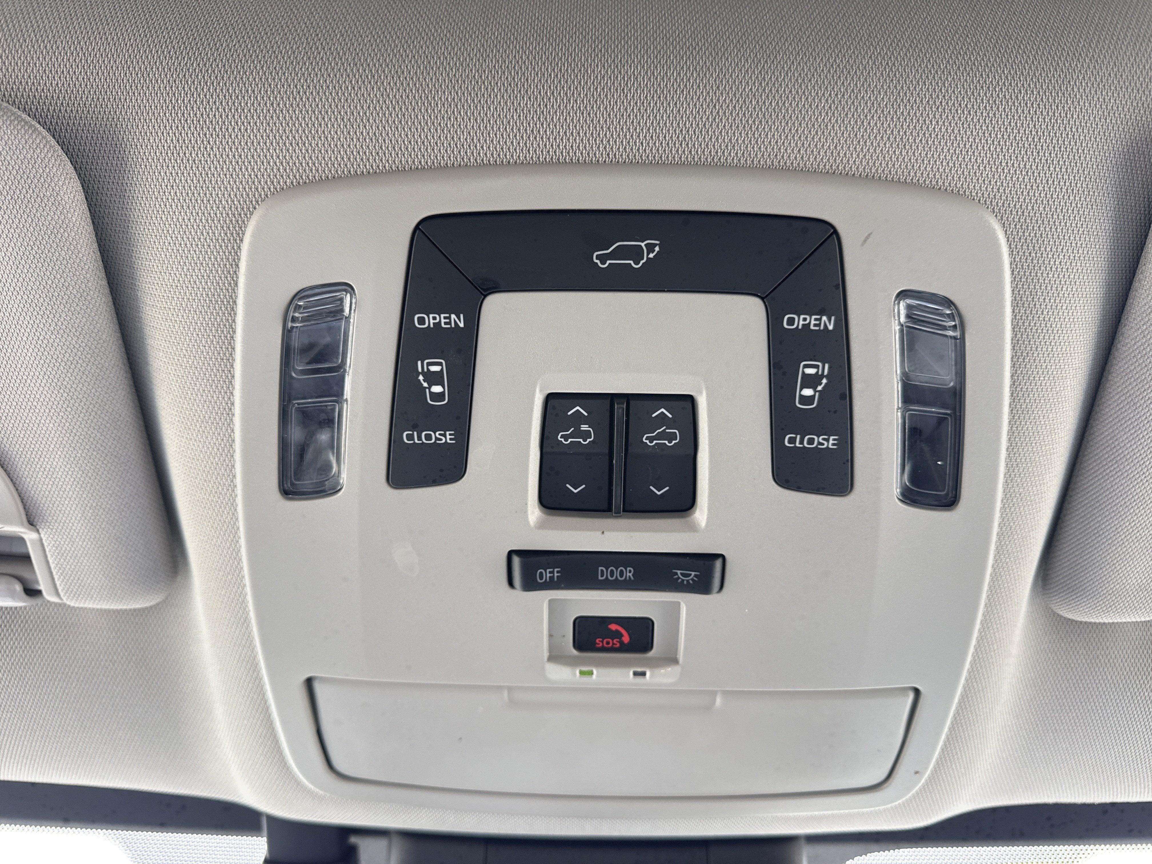 2025 Toyota Sienna Base